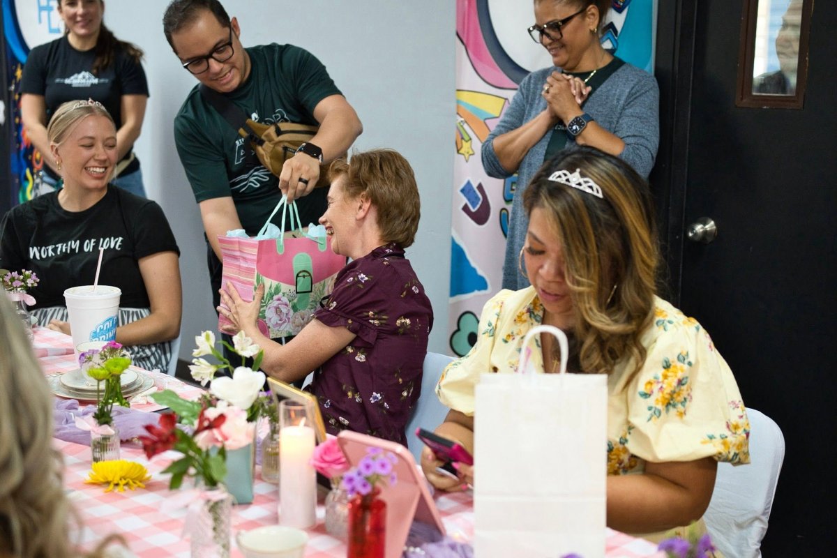 Benevolencia: evento Worthy of Love
