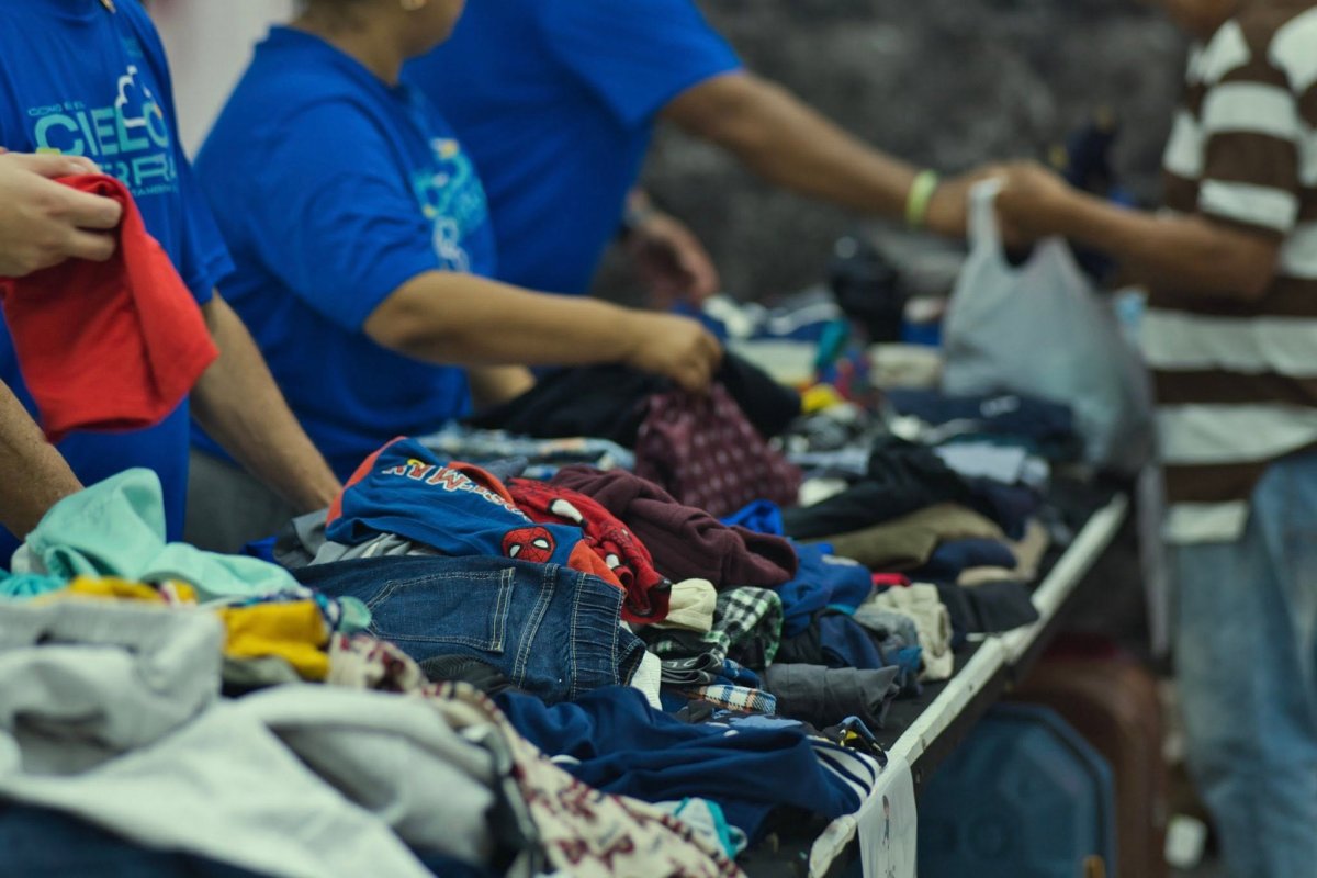 Distribución de ropa en misiones