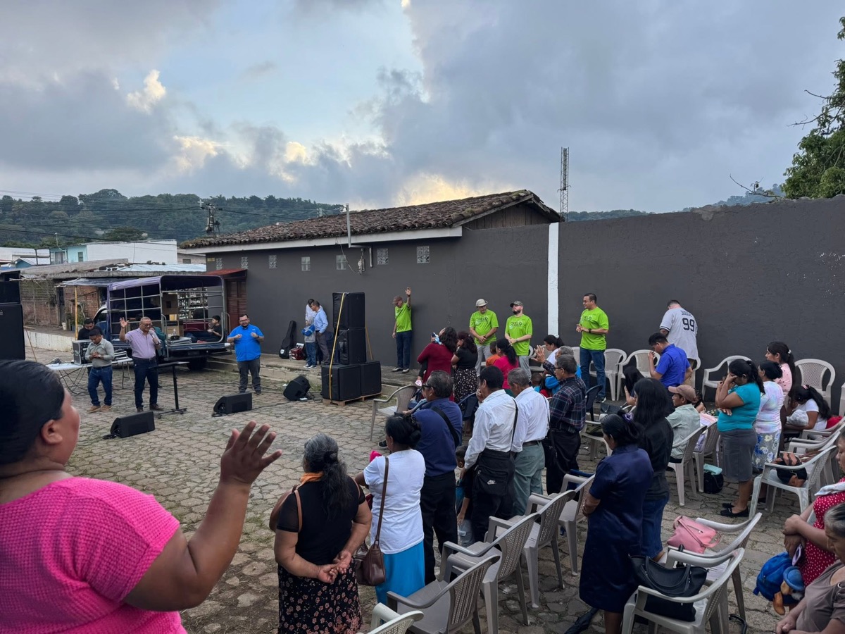 Servicio nocturno en nuestra misión en El Salvador